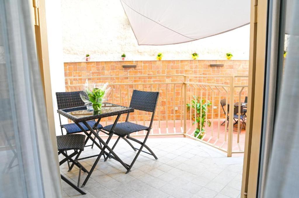 Residenza Suarez Bed & Breakfast Naples Exterior photo
