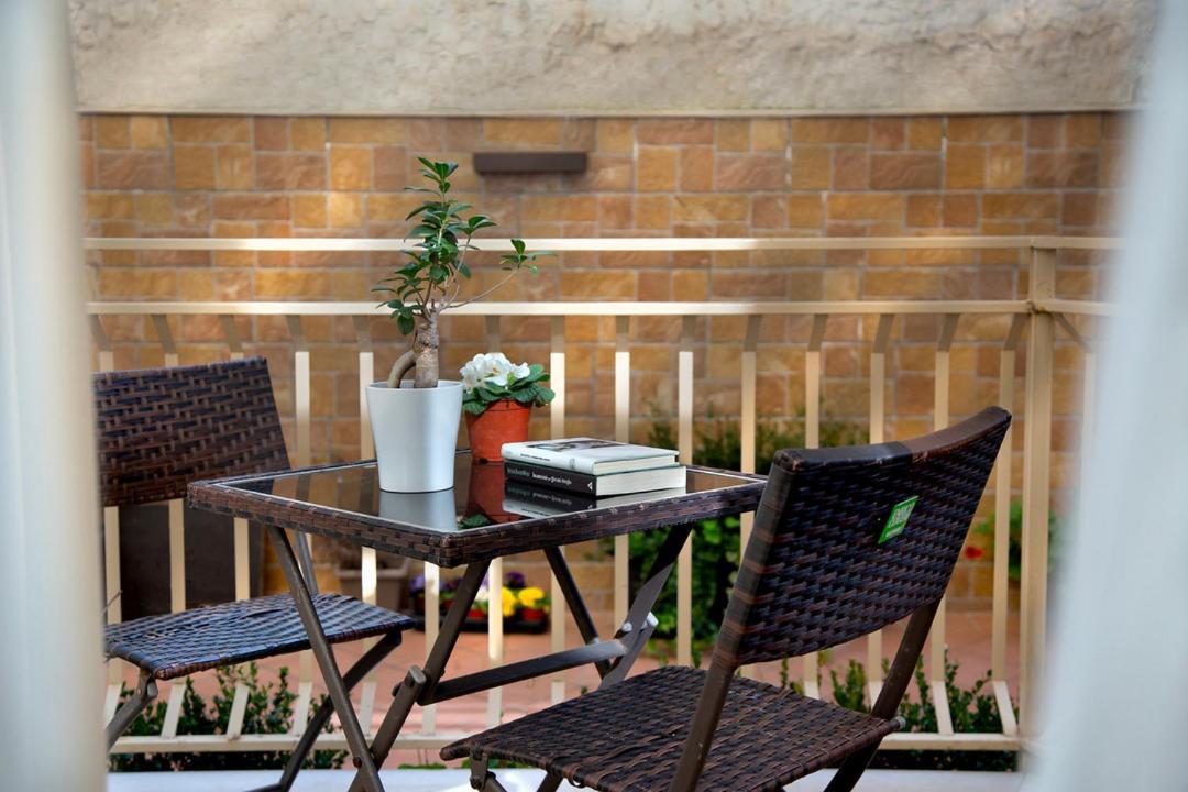 Residenza Suarez Bed & Breakfast Naples Exterior photo